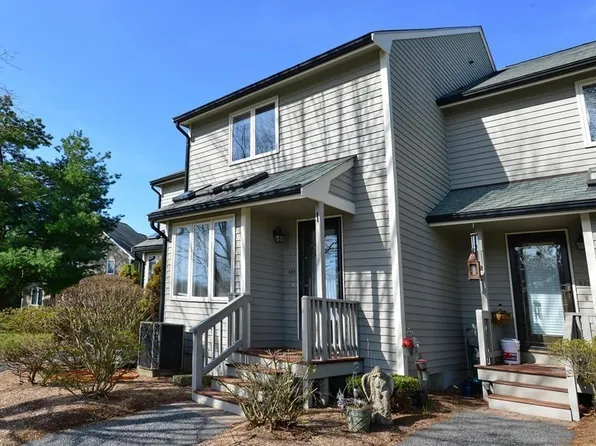 628 Maple Brook Rd, Bellingham, MA 02019