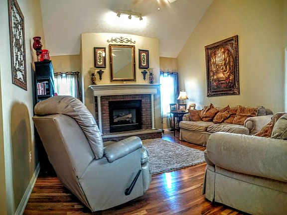 2nd image of 752 Wintercress Ln