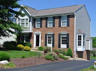 127 Saddlebrook Ln, Canonsburg, PA 15317