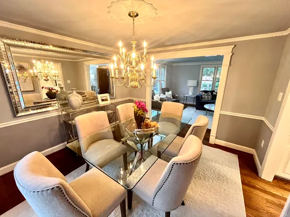 6513 Cape Ct, Falls Church, VA 22043