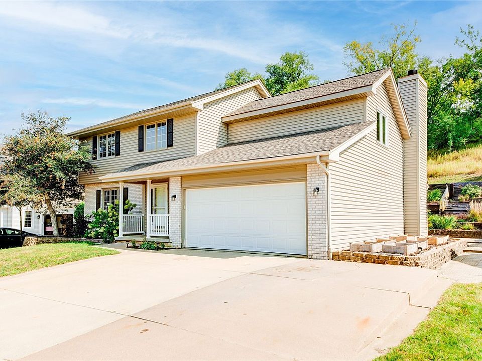 3832 Riverside Dr NE, Cedar Rapids, IA 52411 Zillow