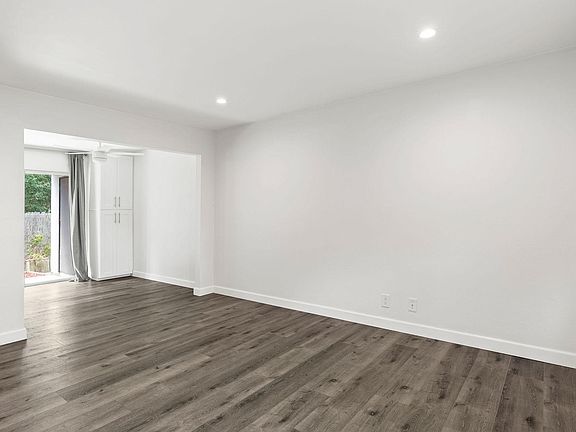4th image of 1305 Caminito Gabaldon Unit B