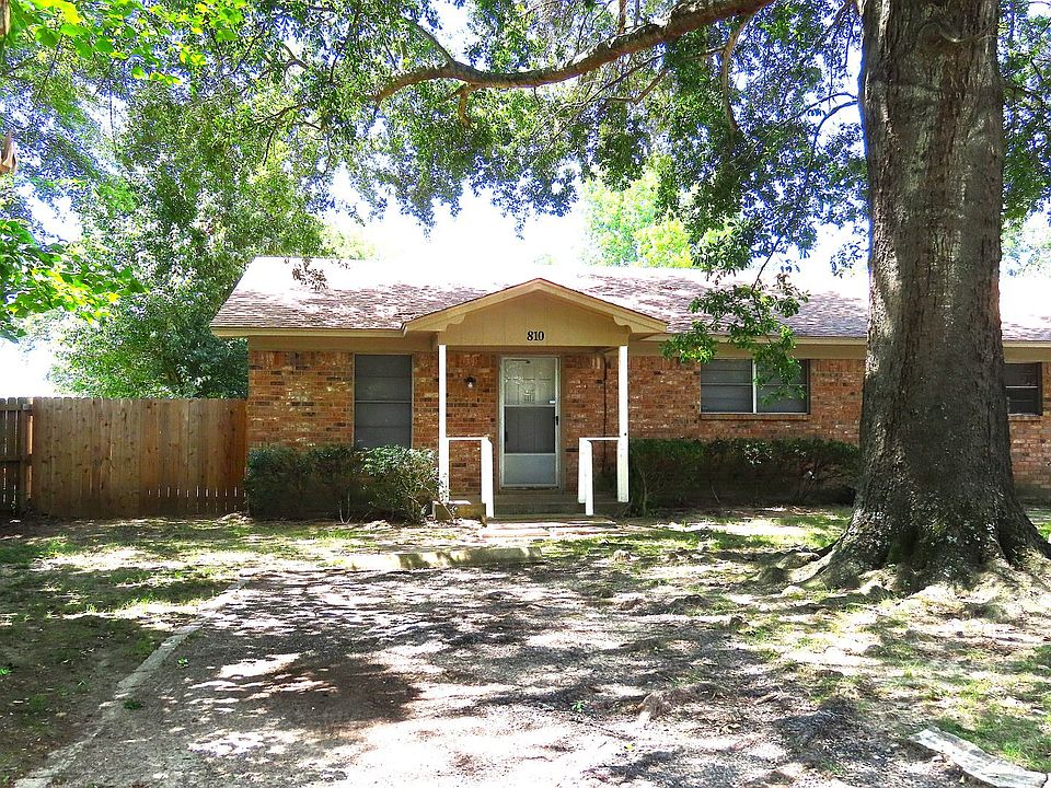 1st image of 810 Fleetwood St