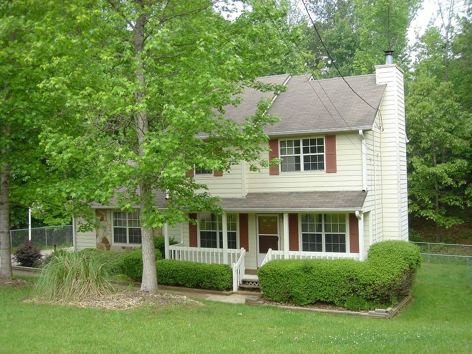 Front view from cul-de-sac