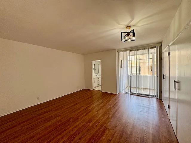 337 S Elm Dr #4 — Photo 28
