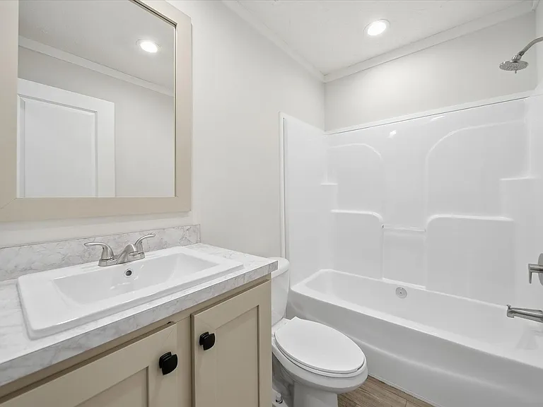 2110 24th St NE — Photo 15