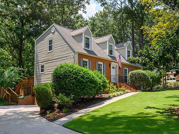 3rd image of 5211 Heatherhedge Cir