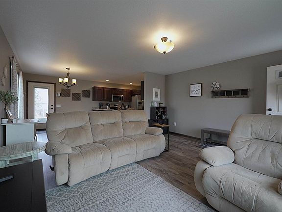 5th image of 1604 Heights Ave