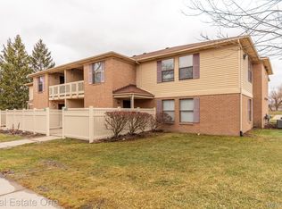 61186 Greenwood Dr #36, South Lyon, MI