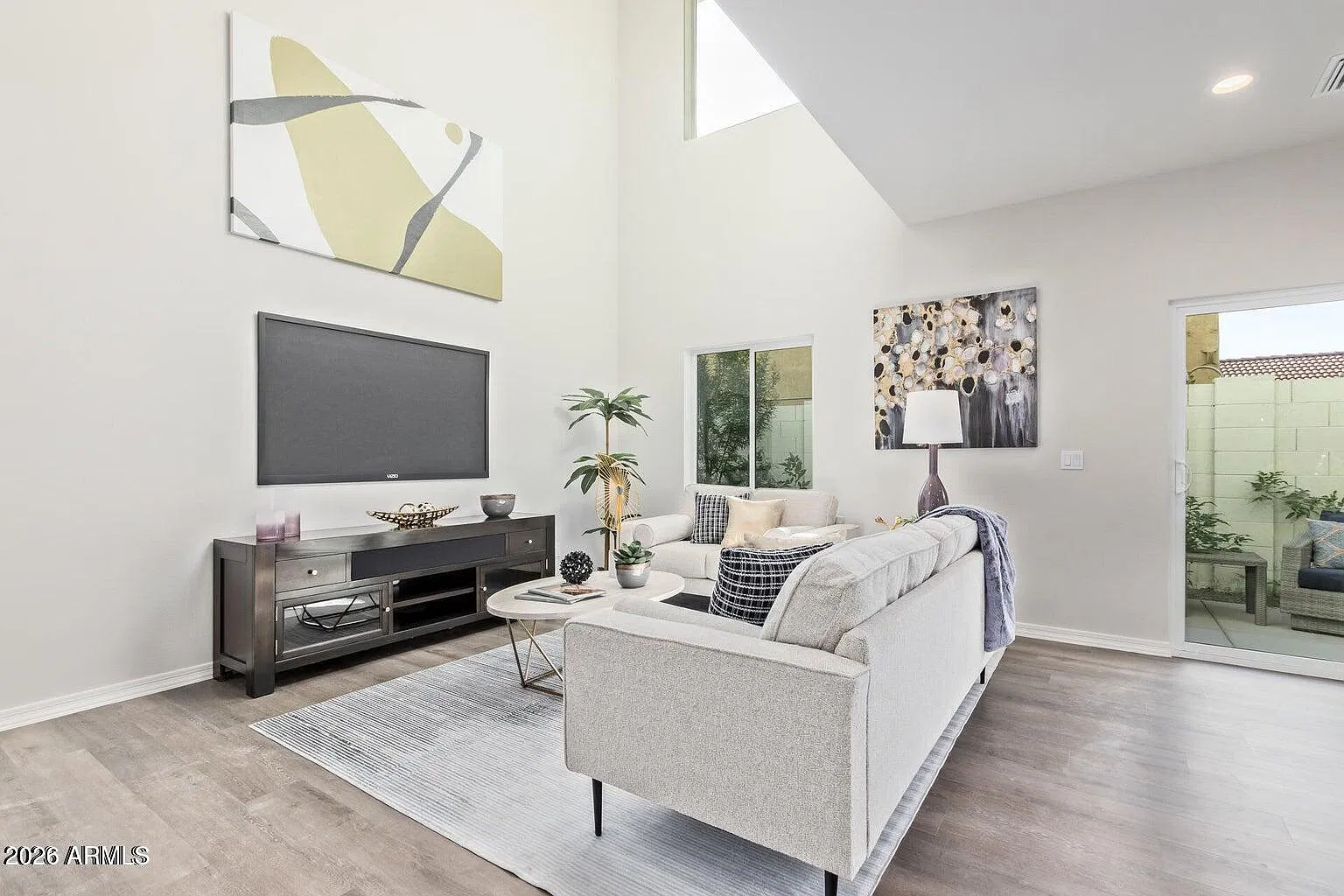 3 bed, 2.5 bath, 1600 sqft, $2,350 — Photo 3