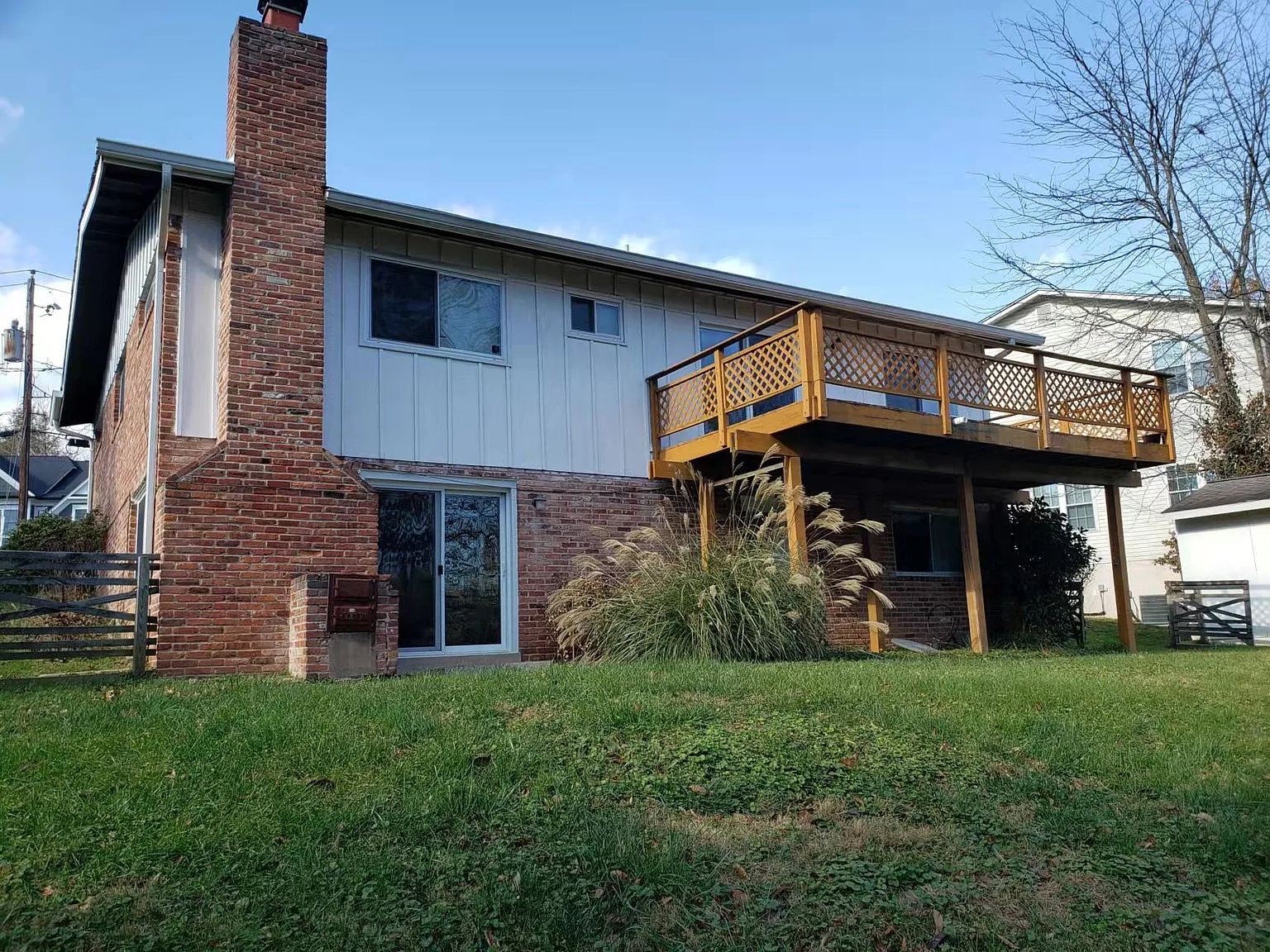 3 bed, 2.5 bath, 1350 sqft, $3,750 — Photo 2