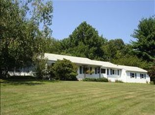 5 Chapel View Dr, Flemington, NJ 08822