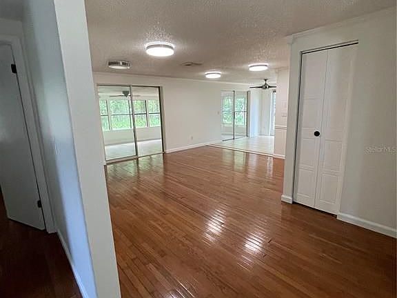4th image of 16131 Manorwood Cir