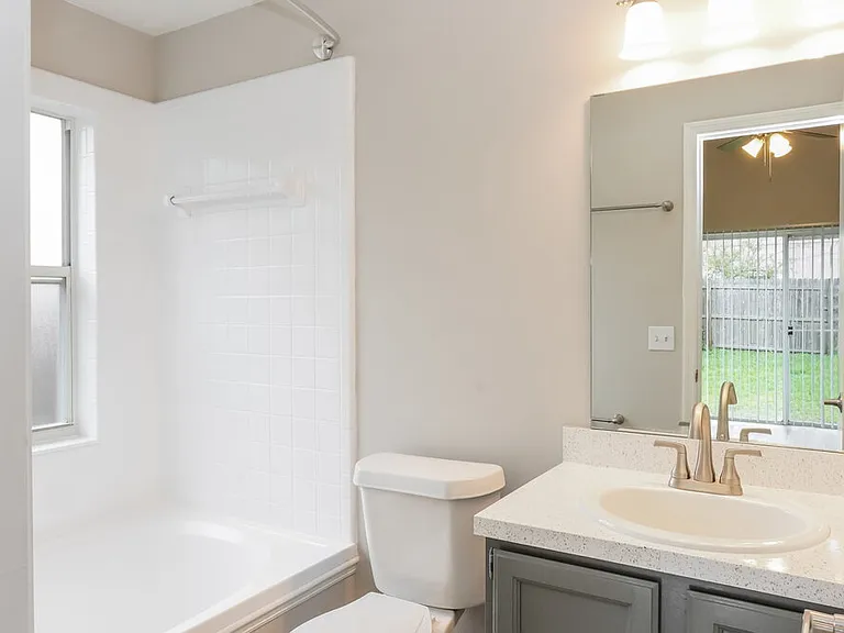 11860 Shotgate Ct — Photo 8