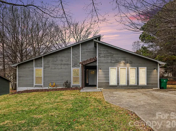 6022 Hanna Ct, Charlotte, NC 28212