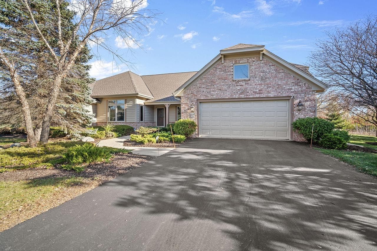 10708 North Essex COURT, Mequon, WI 53092 MLS 1843488 Zillow