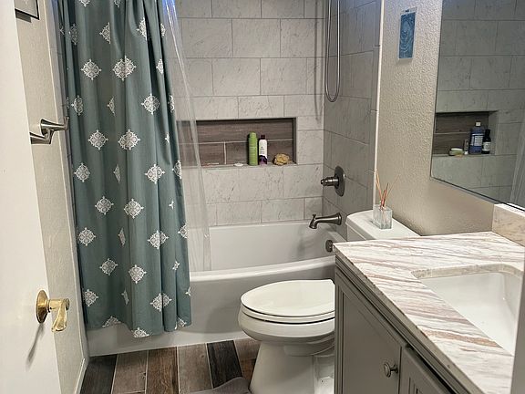 5th image of 18 Birchwood Dr
