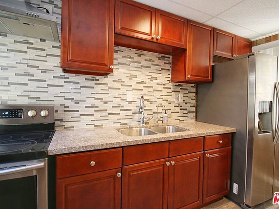 4th image of 3387 Barham Blvd