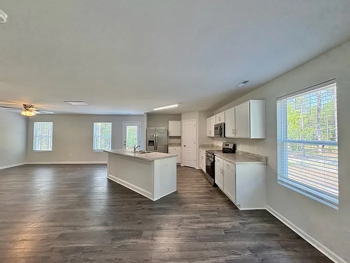 128 Rocking Horse Ln — Photo 4