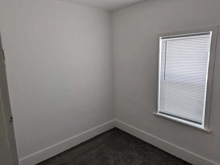 525 W Dakota Ave — Photo 17