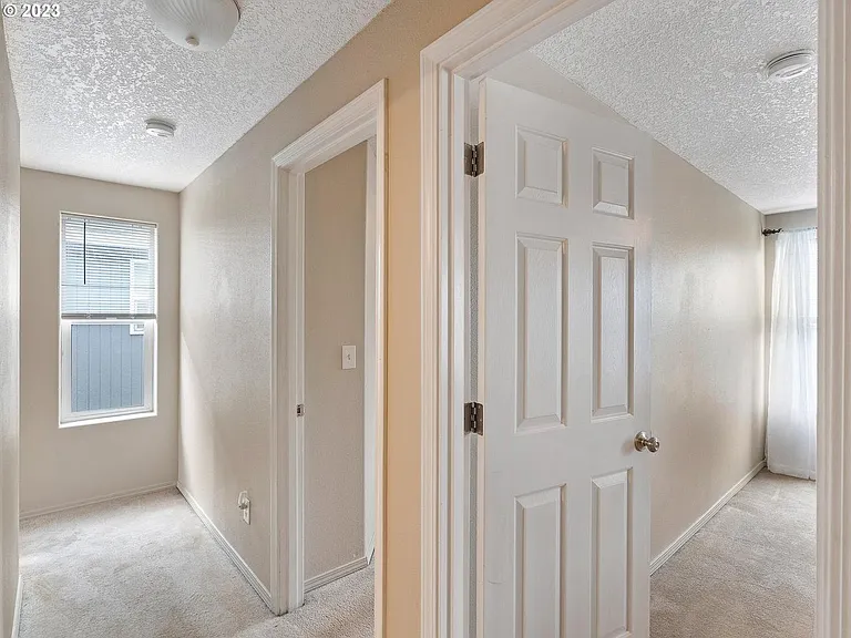 20653 SW Mabel St — Photo 9