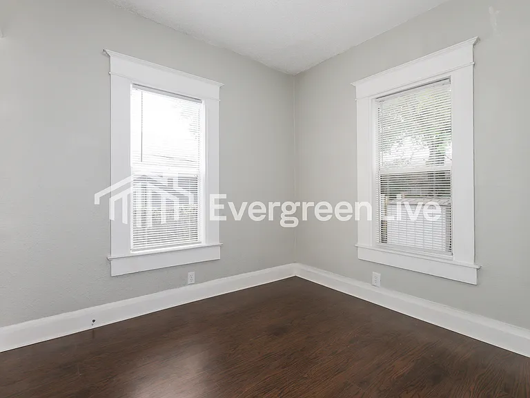 3505 E 11th Ave — Photo 13