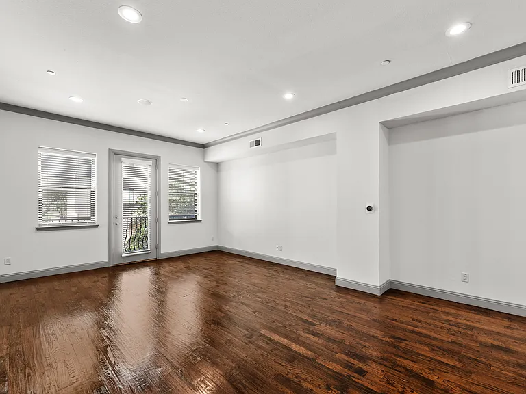 3142 Ross Ave #1 — Photo 18