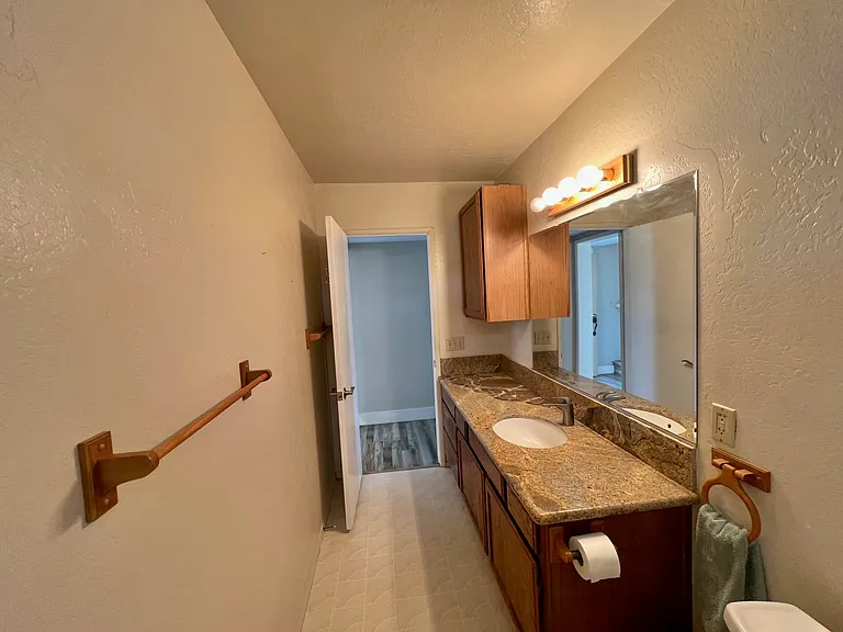 27030 Oakflat Dr — Photo 11