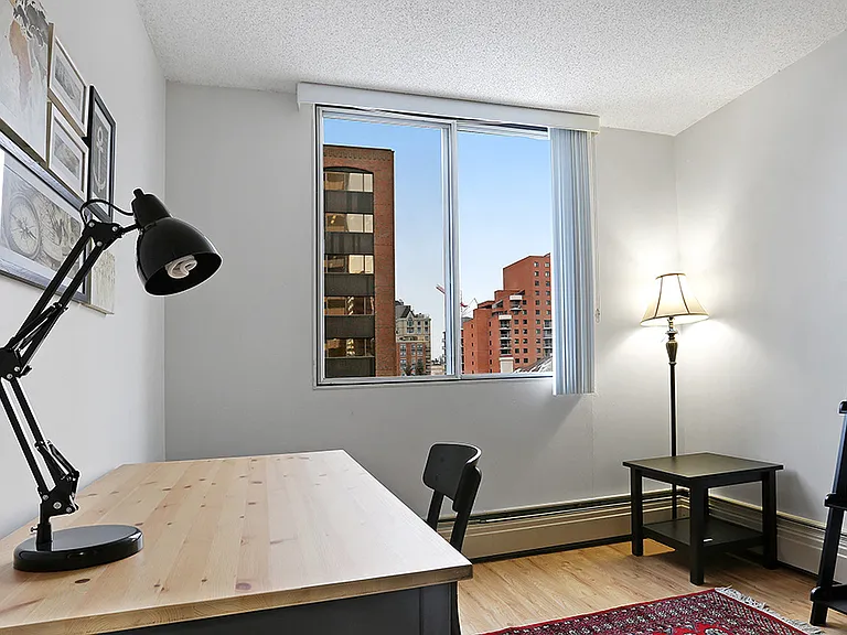 815 4th Ave SW — Photo 40