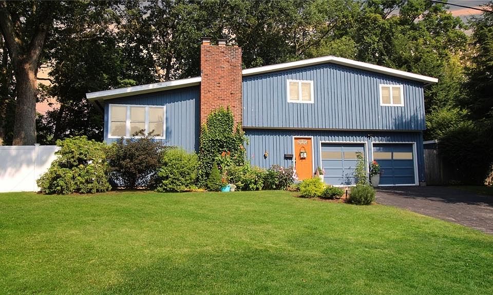 1st image of 111 Westwood Dr
