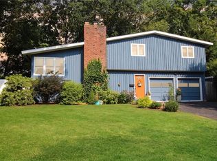 111 Westwood Dr, East Greenwich, RI 02818