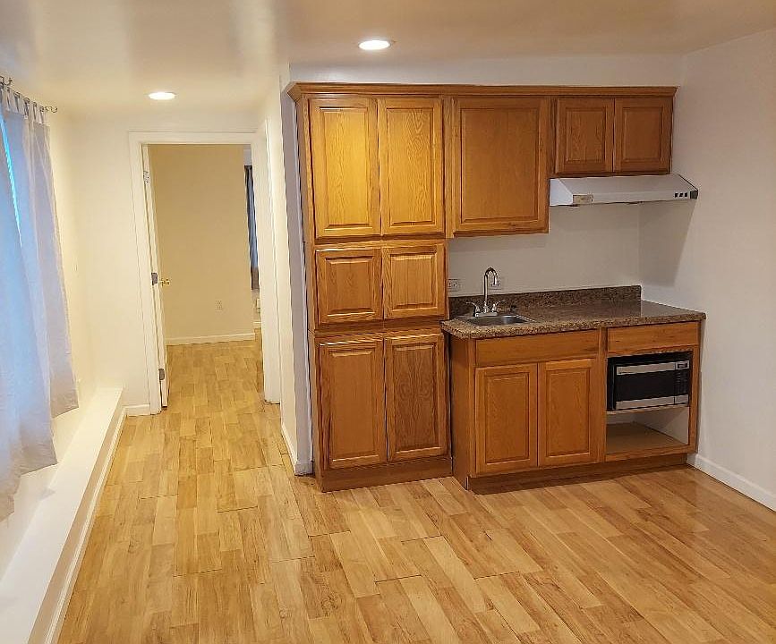 1st image of 688 Ash Ave