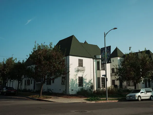 1940 N Vermont Ave, Los Angeles, CA 90027