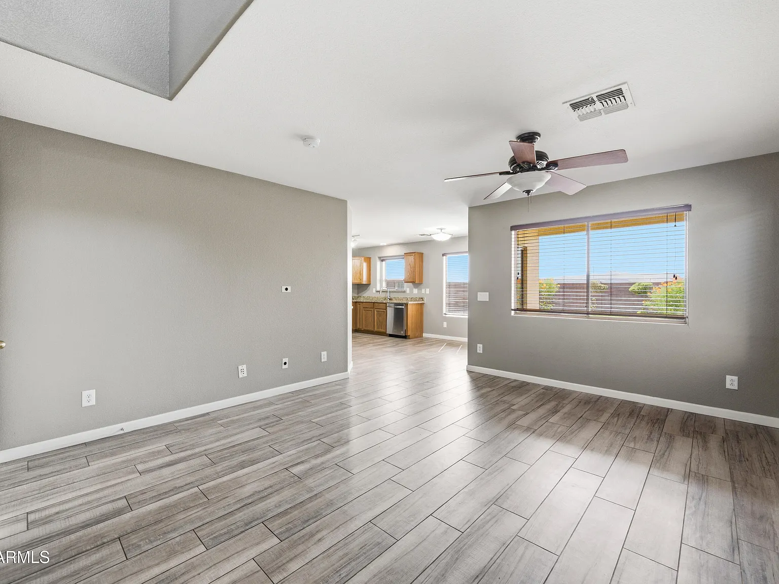 3 bed, 2.5 bath, 1558 sqft, $2,195 — Photo 3
