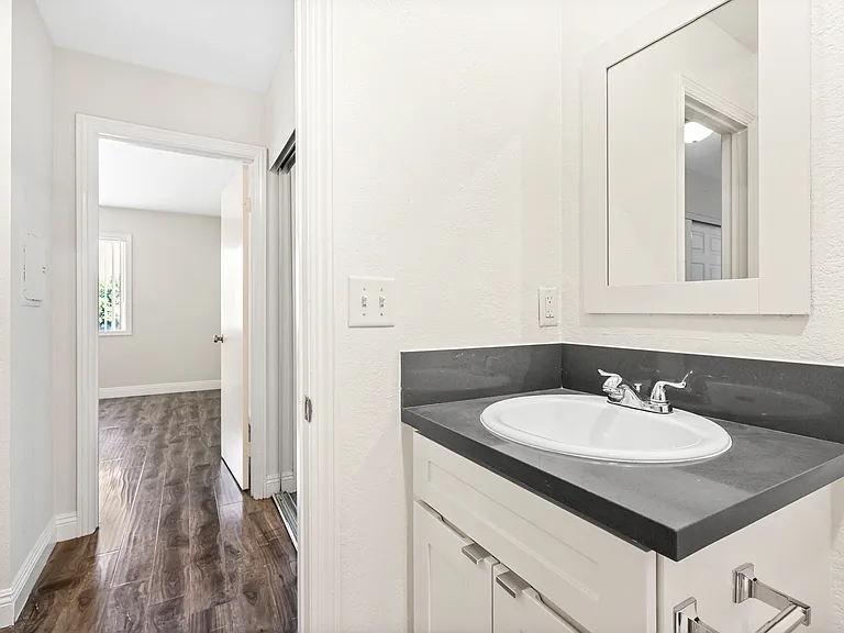5161 Riverton Ave #107 — Photo 17