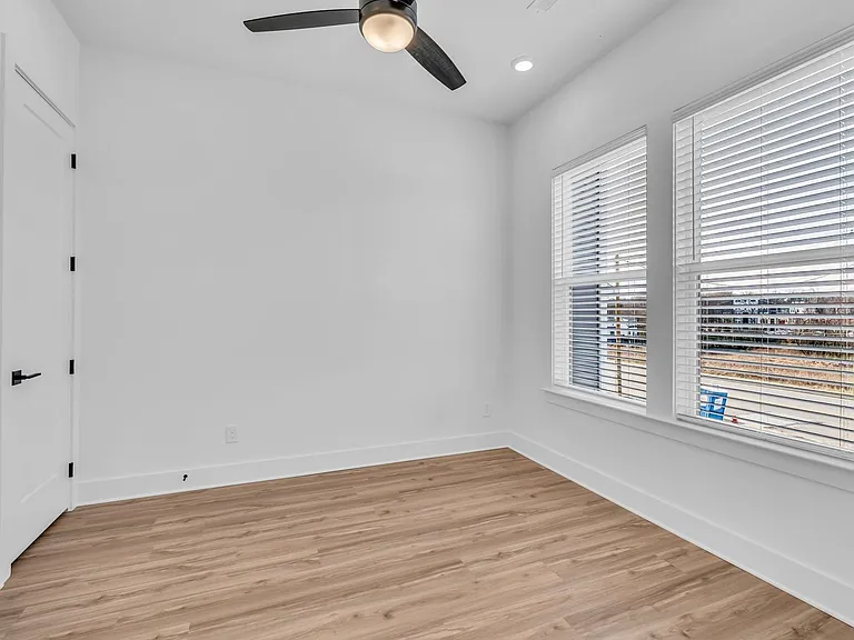 3803 Dr Walter S Davis Blvd — Photo 9