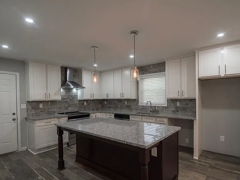 3255 Village Glen Trl — Photo 6