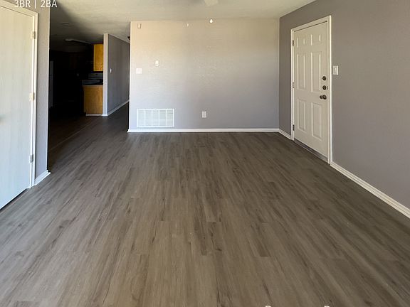 3rd image of 2804 Alma Dr #B