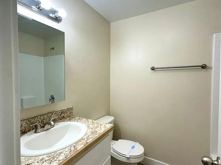525 NW 9th St — Photo 9