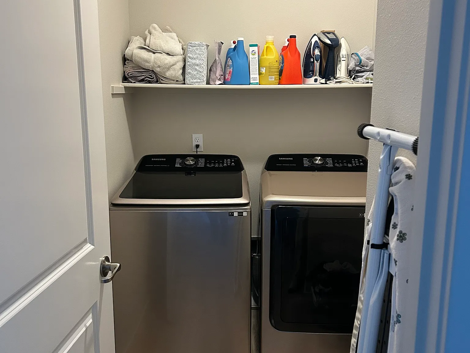 3 bed, 2.5 bath, 1560 sqft, $2,200 — Photo 2