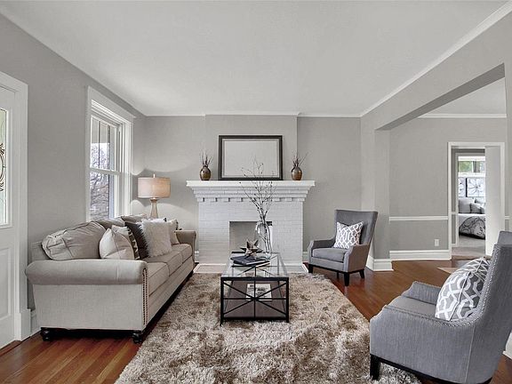 3rd image of 30 Bellerive Acres