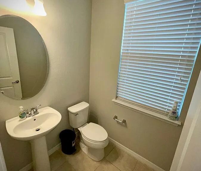 586 Piazza Point — Photo 17