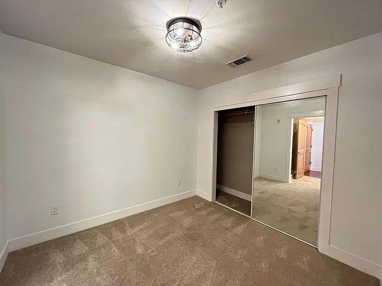 838 SE 38th Ave #302 — Photo 15