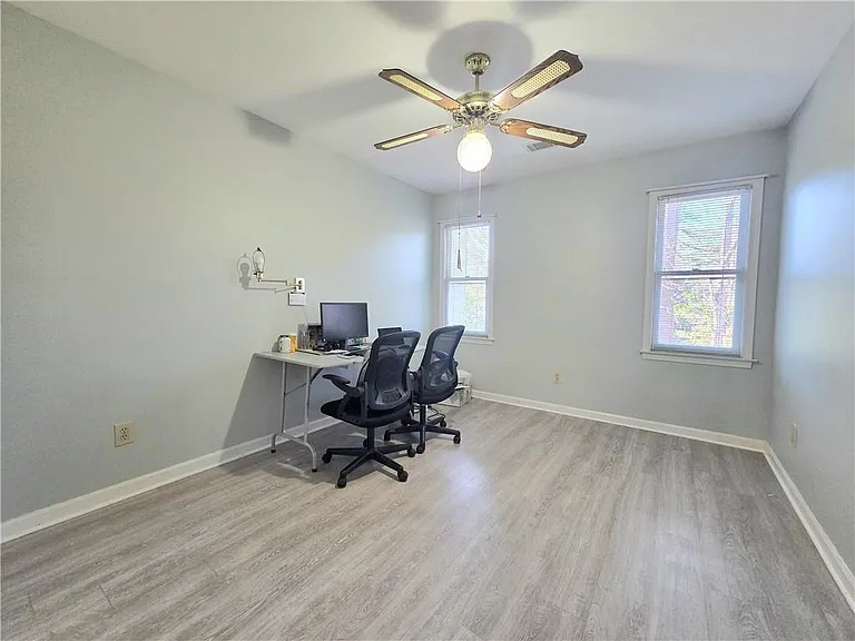 1426 Cambridge Cmn — Photo 12