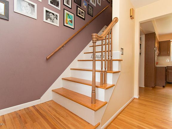 5th image of 3145 Crisfield Dr NE