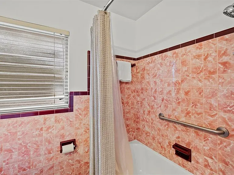 2473 Davis Blvd — Photo 46