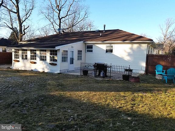 2nd image of 22 Monroe Ave