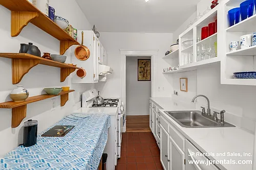 335 S Huntington Ave #12 Photo 1