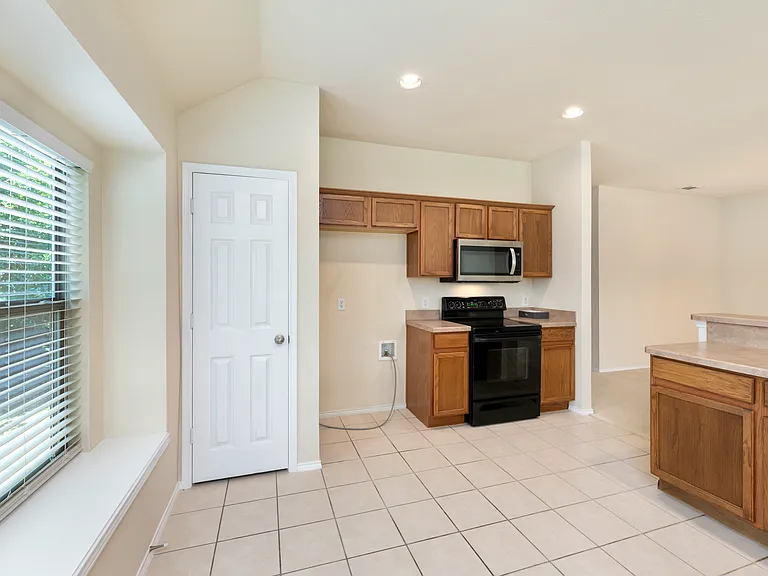 1200 Sierra Blanca Dr — Photo 4