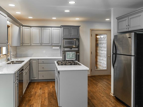 5th image of 31138 Daniels Dr